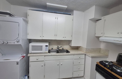 Terrace Bed & Breakfast | Cozy & Neat 1BR Suite– 5min Walk to Ksyen Reg Hosp | Ideal for Nurses & Visitors