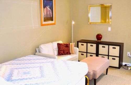Grand Forks Apartment | Cozy Nest 5 A Beautiful Room to Rent
