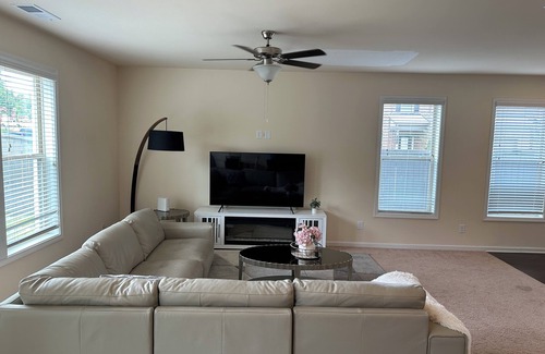 Norcross House | Cozy new 4-bedroom house in excellent location Duluth.