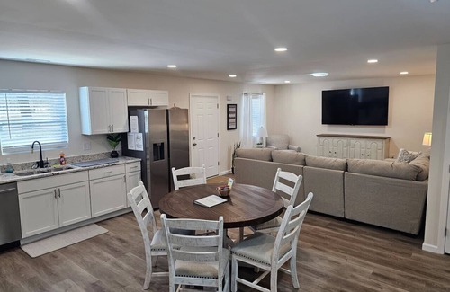 Middletown House | Cozy New Const. Ranch Near Park