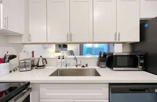 Walnut Creek Apartment | Cozy New King bed studio with Patio, in Walnut Creek