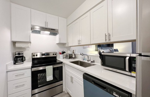 Walnut Creek Apartment | Cozy New King bed studio with Patio, in Walnut Creek