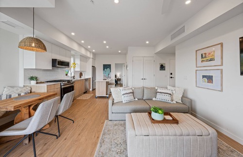 South Pandosy Condo | Cozy New Modern Apartment Steps from the Beach!