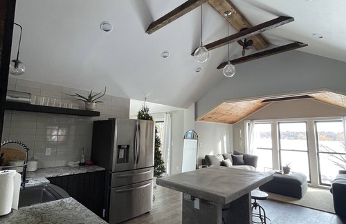 Clear Lake Cabin | Cozy newly remodeled cabin on half acre of lake shore!