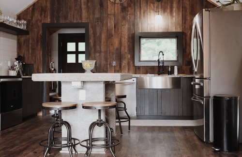 Clear Lake Cabin | Cozy newly remodeled cabin on half acre of lake shore!