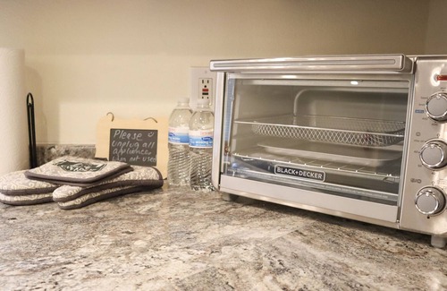 Wrightwood Apartment | Cozy - Newly Remodeled Studio