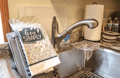 Wrightwood Apartment | Cozy - Newly Remodeled Studio