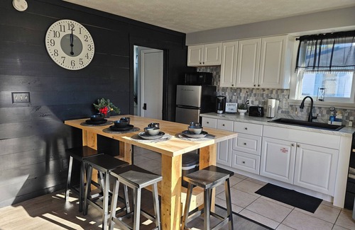 Southern Coast Condo | Cozy Newly Renovated 2-bedroom Condo By The Beach