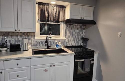 Southern Coast Condo | Cozy Newly Renovated 2-bedroom Condo By The Beach