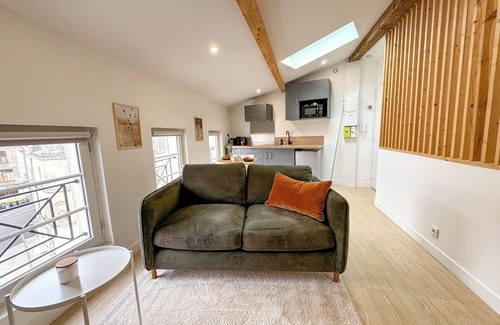 Centre Ville Apartment | Cozy Niort Atlas Studio under the roofs