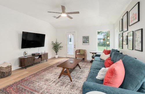 Bratton Park House | Cozy North Austin Getaway Peaceful Near Domain