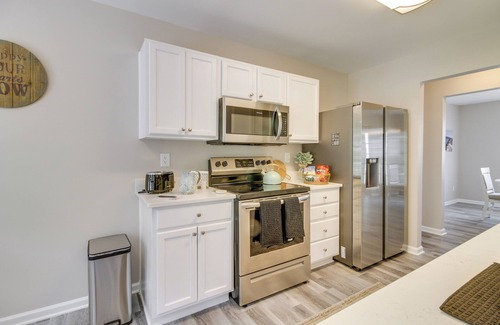 Mount Holly House | Cozy North Carolina Abode - Minutes from Downtown!