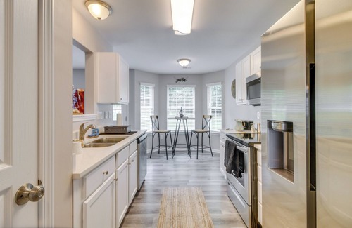 Mount Holly House | Cozy North Carolina Abode - Minutes from Downtown!