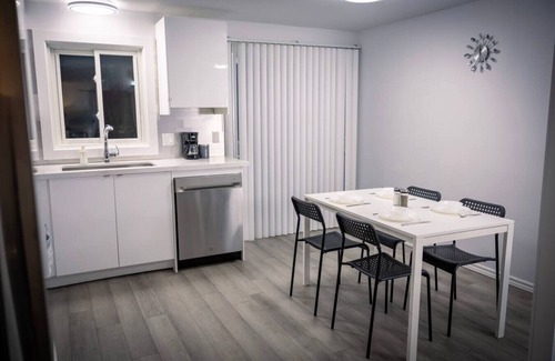 Barrie House | Cozy North End Barrie Home