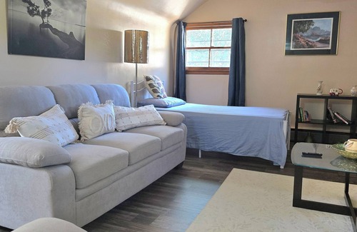 North Tonawanda Apartment | Cozy North Tonawanda Apt—15 min to Niagara Falls, 25 min to Buffalo Airport