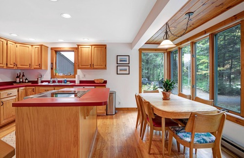 Quechee House | Cozy Oasis! 3bd/2ba Quechee Cottage