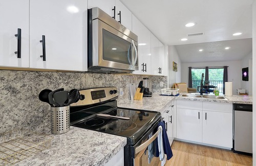 Oak Ridge Apartment | Cozy Oasis/3Beds/FastWifi/Patio/close to parks