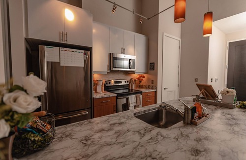 Downtown Apartment | Cozy Oasis in Heart of DC Suburb w/Free Parking