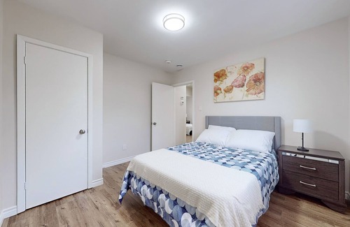Durham Region House | Cozy Oasis in Oshawa! Spacious 3-bedroom, 1-bathroom apartment.