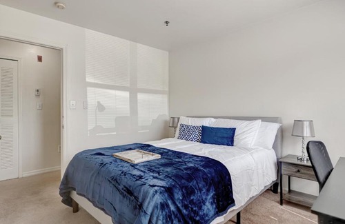 Champaign Apartment | Cozy Oasis-Indoor Heated Pool-2BR-Wifi-Near U of I