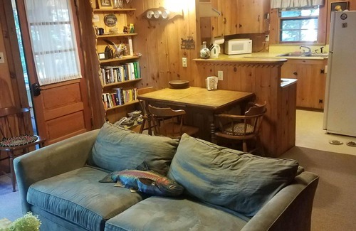 Ocean Park House | Cozy Ocean Park Cottage in the Pines easy walk to Beach