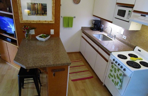 Punaluu Condo | Cozy Ocean View Condo - Great Pool & Short Walk to Punalu'u Beach