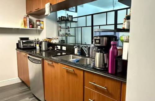 Seybold Apartment | Cozy Oceanview Room Divider Stay – Clean & Serene, great location.