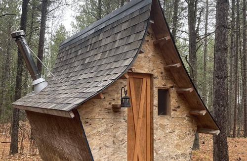 Ely Cabin | Cozy Off Grid cabin open year round in charming Ely.