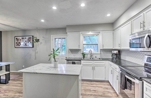 West Omaha House | Cozy Omaha Home: Walk to Dining, Pets Welcome