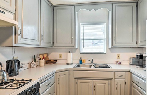 Omaha House | Cozy Omaha Vacation Rental: 6 Miles to Downtown!