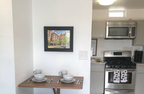 Downtown El Paso Apartment | Cozy one bedroom apartment near utep and downtown