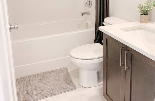 Cochrane House | Cozy One Bedroom Basement Suite