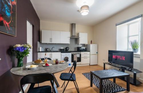 Adamsdown Apartment | Cozy One Bedroom - Cardiff City Centre Apartment