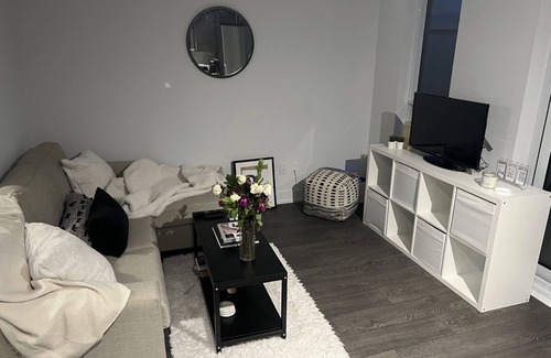 Durham Region Condo | Cozy one-bedroom condo, in close proximity to DC & UOIT. Amenities included!