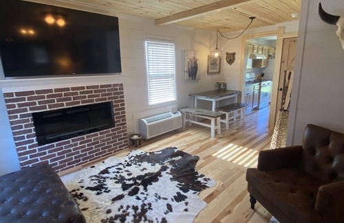 Powell House | Cozy one bedroom near Cody 10 miles to heart mountain 70 to Yellowstone