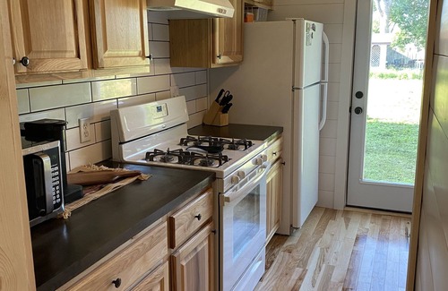 Powell House | Cozy one bedroom near Cody 10 miles to heart mountain 70 to Yellowstone
