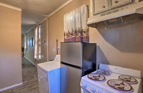 Broadmoor House | Cozy one Bedroom Summ