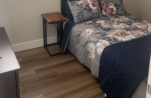 Antioch House | Cozy open view, close to freeway, hospital and shopping center.