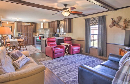 Hulbert House | Cozy Outdoor Escape w/ Porch ~ 1 Mi to Marina