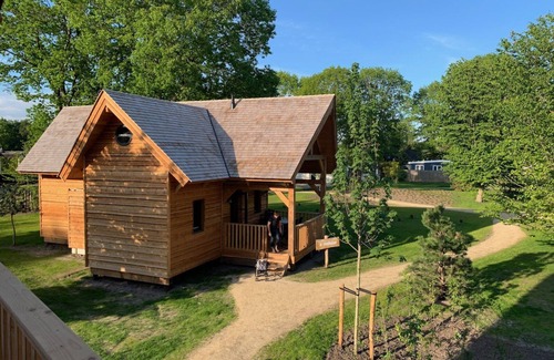 Uden House | Cozy overnight stay at 't Heydeveld with a Private Outdoor Bubble Bath.