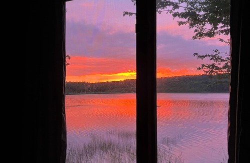 Canaan Cabin | Cozy & Peaceful 2-bedroom cabin in superb Canaan with AC, WiFi