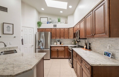 Houghton House | Cozy & Peaceful 3-bedroom house in delightful Eastside Tucson with Pool!
