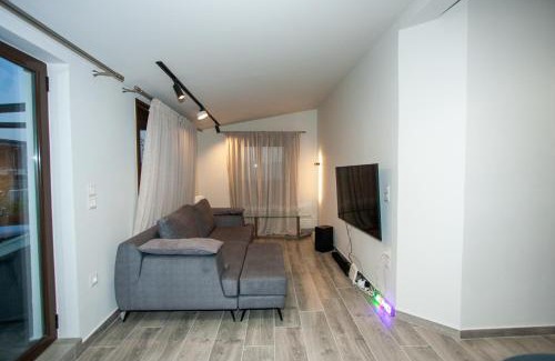 Nea Ionia Apartment | Cozy Penthouse next to Station