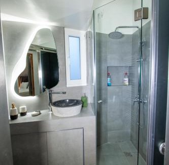 Nea Ionia Apartment | Cozy Penthouse next to Station