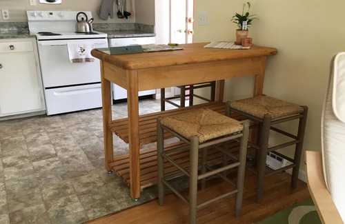 Willard House | Cozy, Pet Friendly, Home In A Quiet Family Oriented, Beach Neighborhood