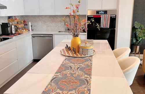 Dean Park House | Cozy place in Toronto