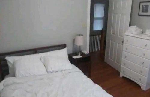 Oak Park Apartment | cozy places in oak park
