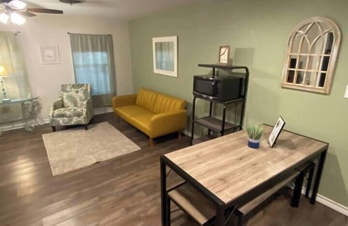 Pleasanton House | Cozy Pleasanton Cottage – Huge Monthly Discount