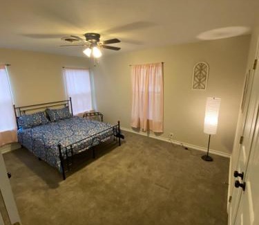 Pleasanton House | Cozy Pleasanton Cottage WeeklyMonthly Options