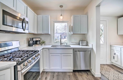 Plymouth Cottage | Cozy Plymouth Cottage w/Medicine Lake View!